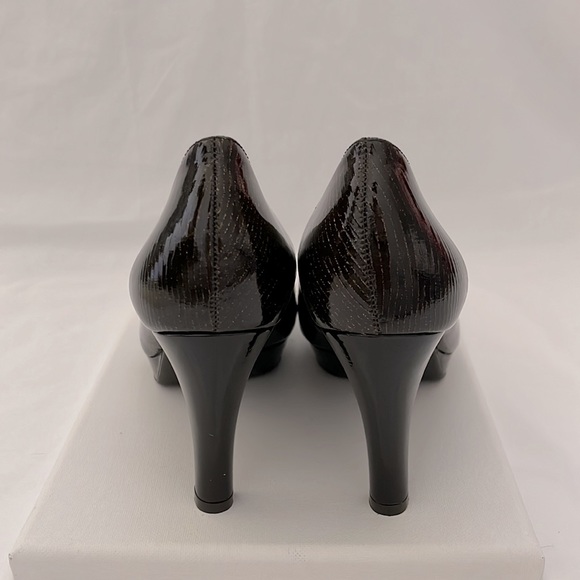 Nuture Chocolate colored High Heel 💋 - Picture 3 of 3